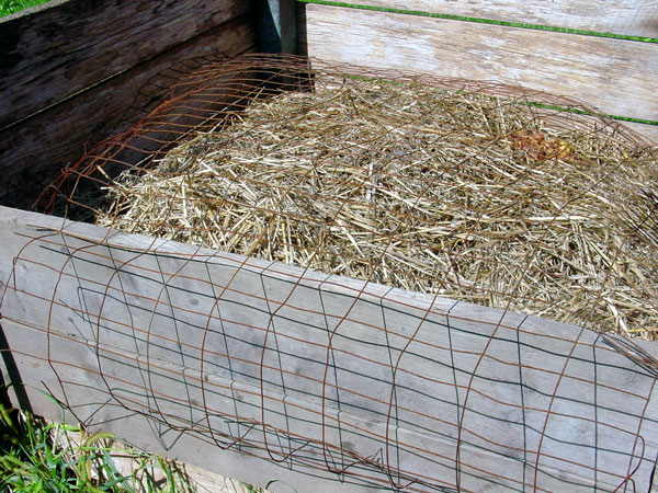 Joe Jenkins Compost Bin wire covering humanure compost bin